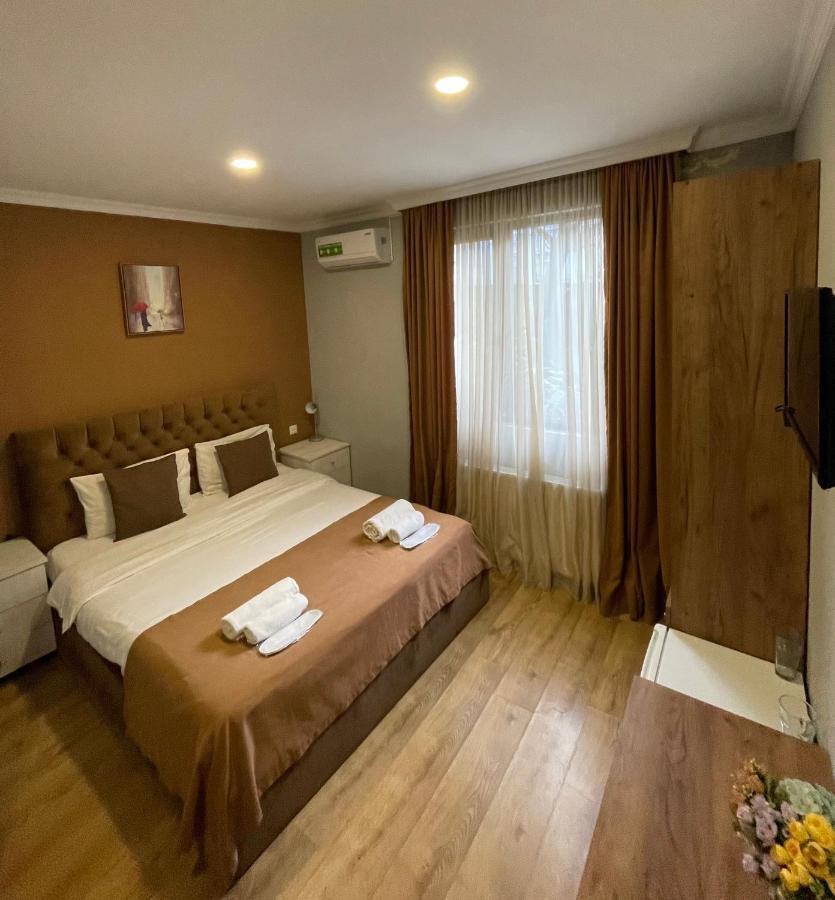 Book Hotel Tbiliszi Kültér fotó