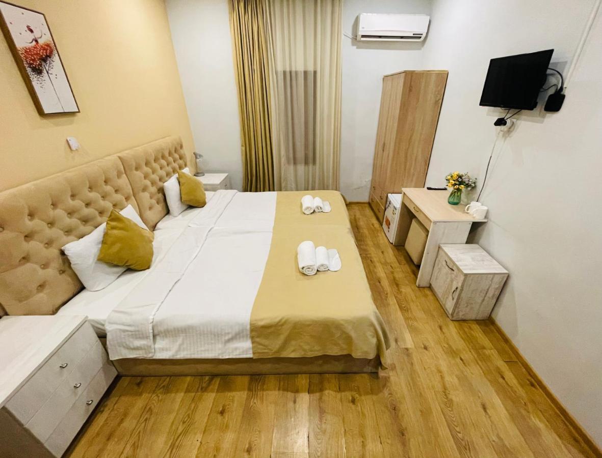Book Hotel Tbiliszi Kültér fotó