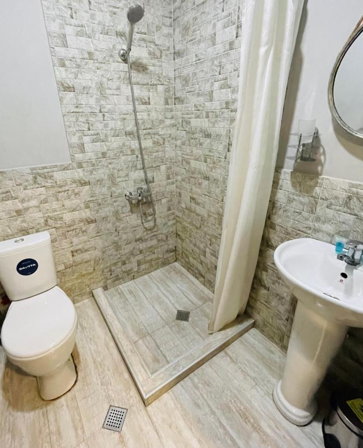 Book Hotel Tbiliszi Kültér fotó