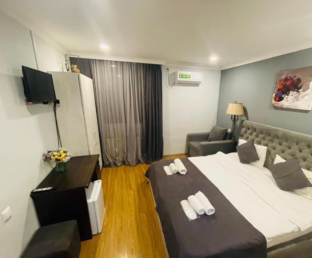 Book Hotel Tbiliszi Kültér fotó