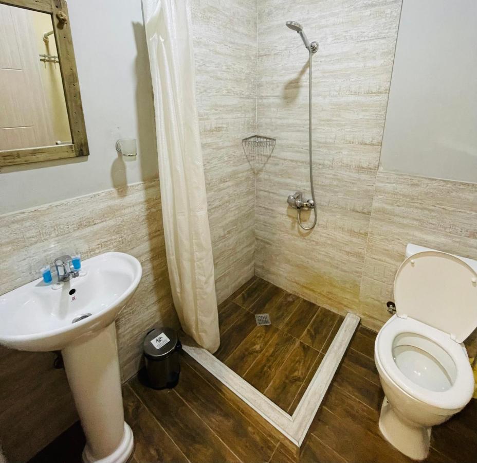 Book Hotel Tbiliszi Kültér fotó