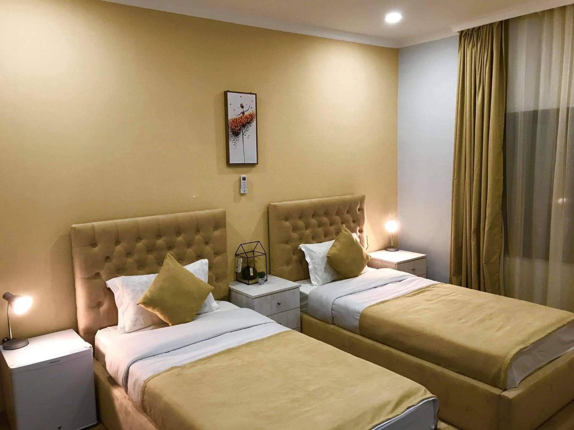 Book Hotel Tbiliszi Kültér fotó